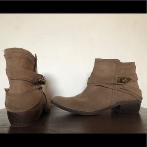 Ankle boots